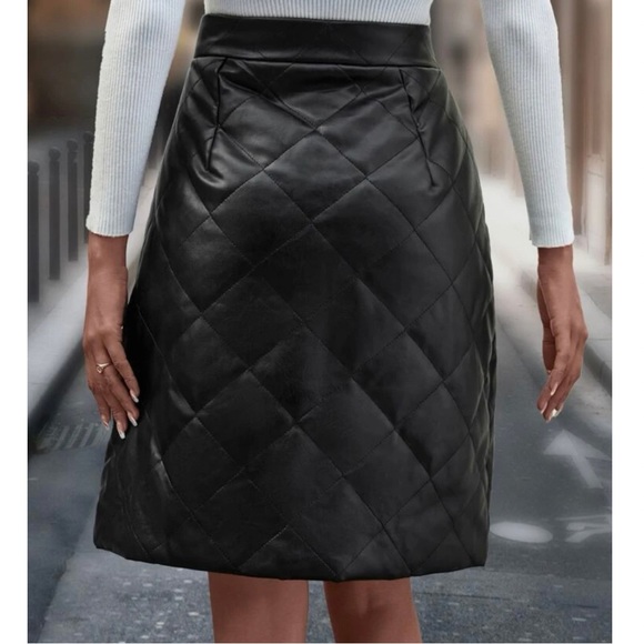Black Quilted Button Down Skirt Sz. Medium - Picture 5 of 7